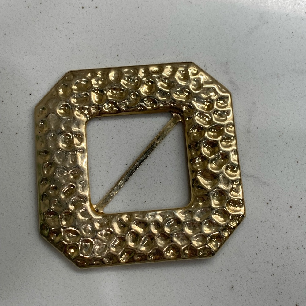 Vintage Gold Tone Plastic T-Shirt Holder 80s 90s Side Tie Knot Buckle